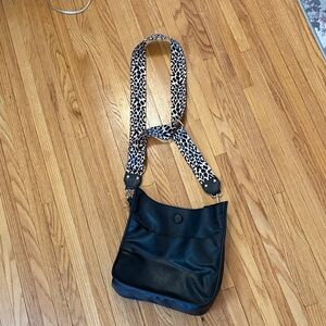 Chic Black Shoulder Bag with Leopard Strap
